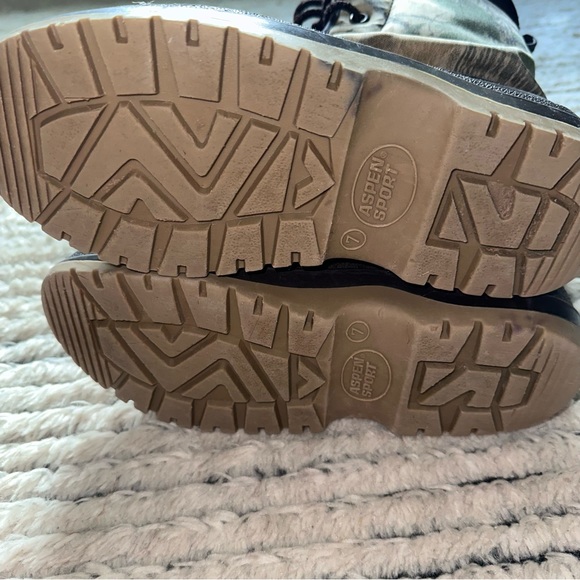 Aspen Sport duck boots size 7 in camouflage/brown - Picture 7 of 7